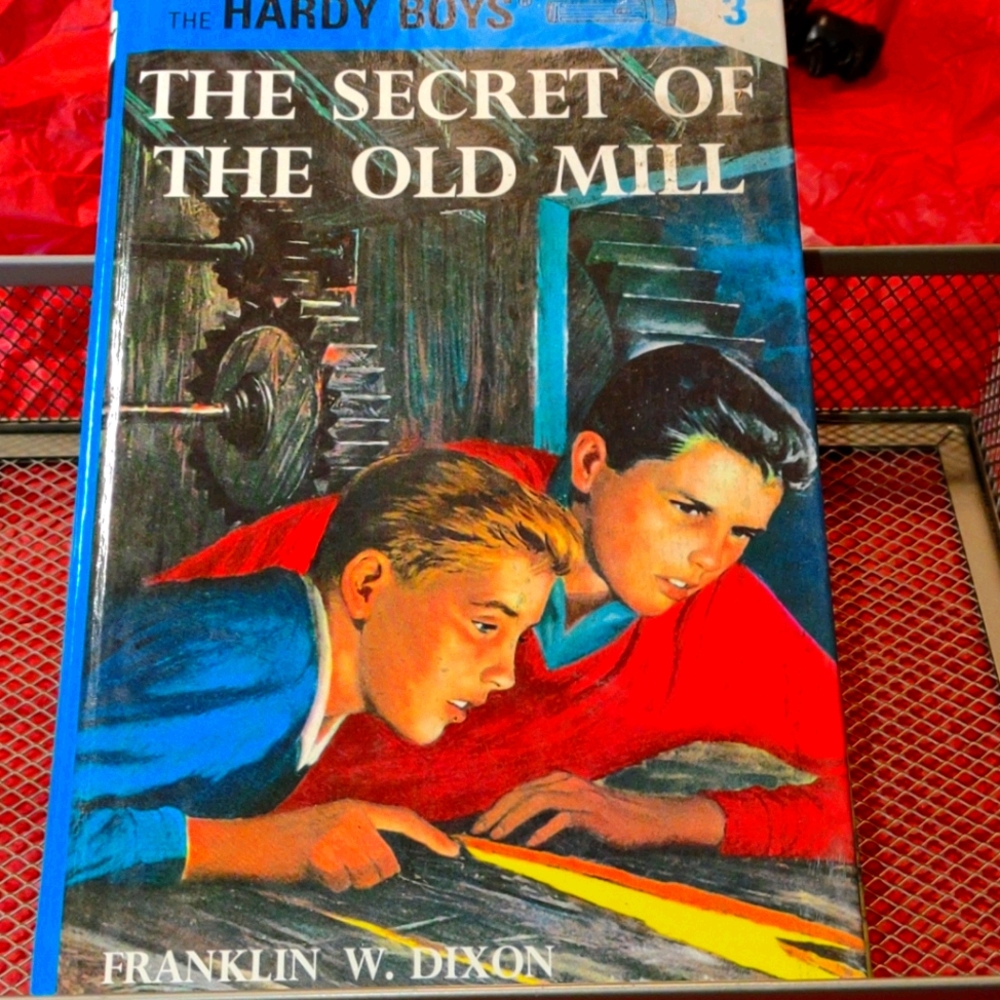 Hardy boys book~The Secret of the Old Mill